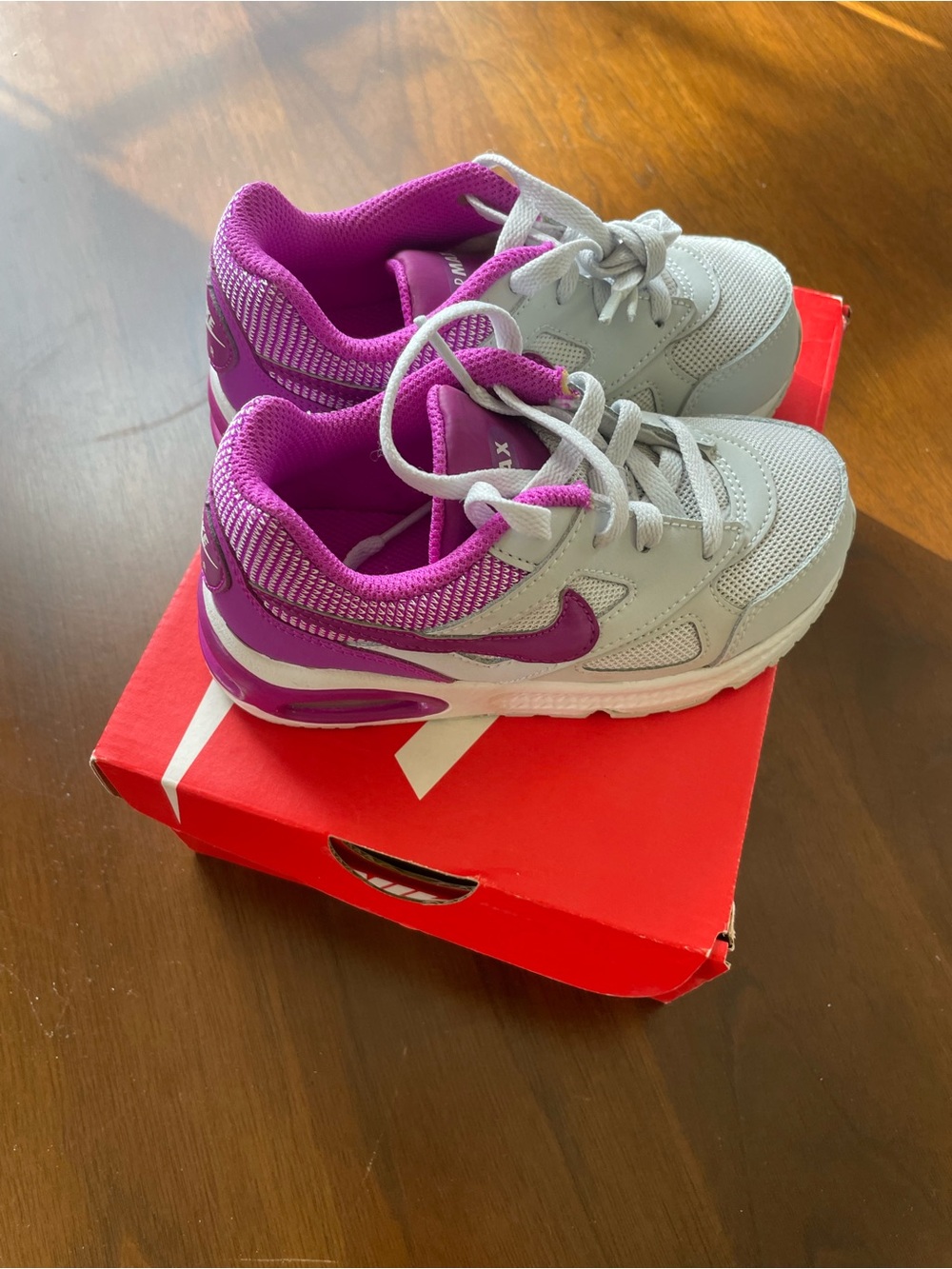 Nike Kids' Light Gray and Purple Sneakers